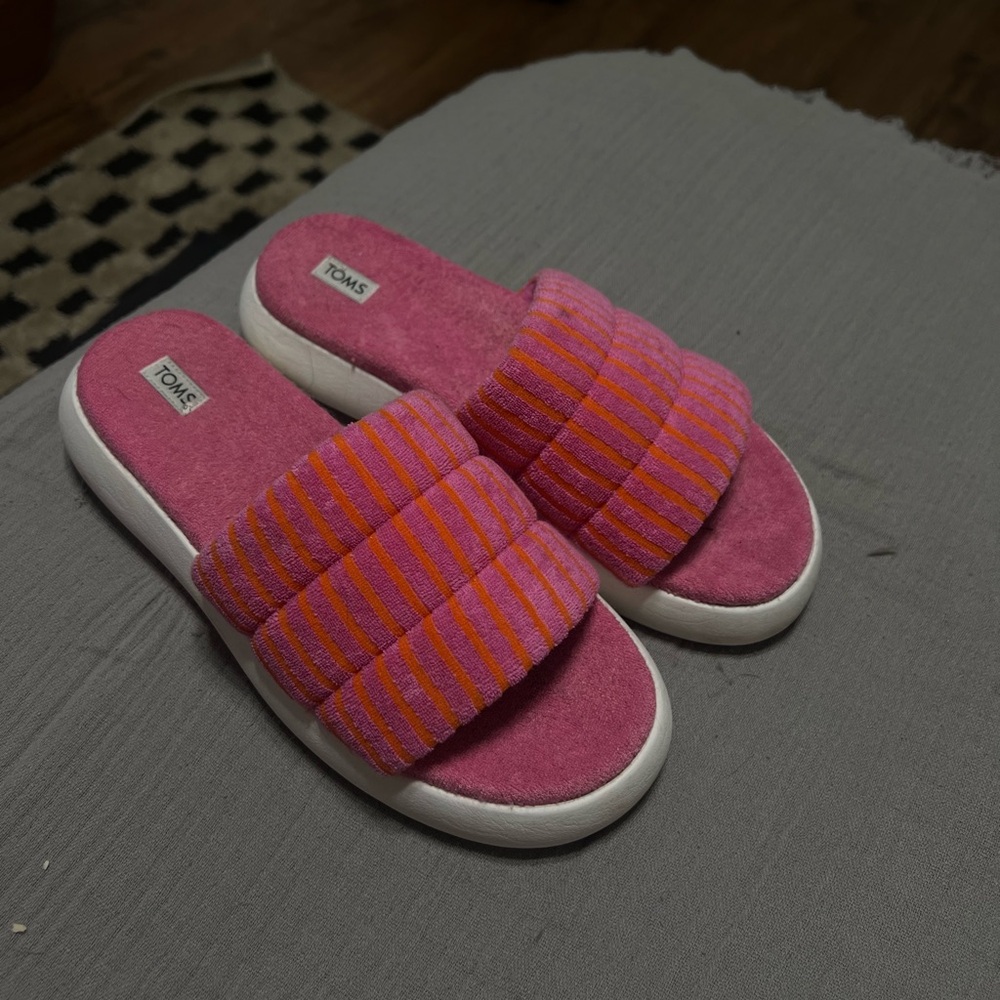 TOMS slides - Picture 1 of 6